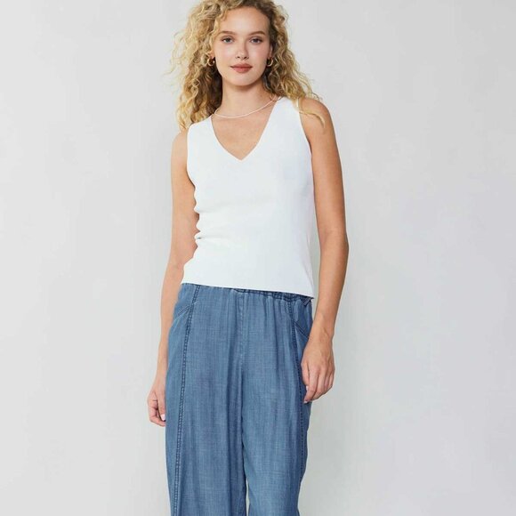 Sleeveless V-neck Sweater Top White - Current Air - Picture 3 of 3